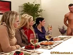 CFNM ahryan astyn и друзья разделяют петух