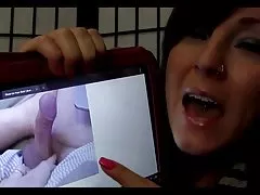Она знает, что ты педик...