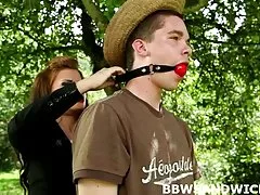 Марта и Итки ебать их личный раб садовник