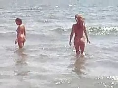 Голые друзья