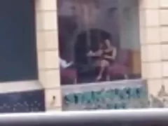 Хорни девушка ливанской в Бейруте starbucks