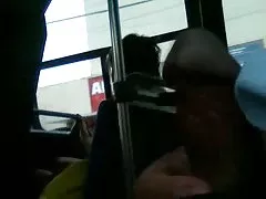 Показать петух на автобусе