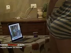 Кэш с voyeur камеру перед моей кухне в французском