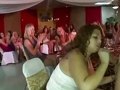 Порно целки видео horny, грудастая ИФОМ сосать петух стриптизерши