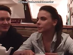 Захватывающие пикап порно с милой колледжа девушка сцена 2