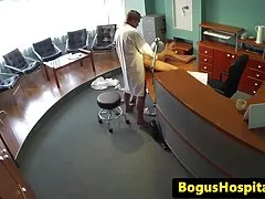 Скрытая больница cam с распутная татуированные детка