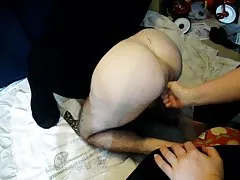 Фистинг его задницу снова