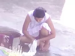 Красивая девушка Бангалор в розовые трусики