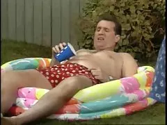 Кристина Эпплгейт и ее подпрыгивая сиськи!