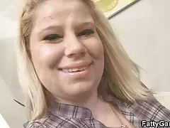 Сексуальные толстушки забирает его для игры