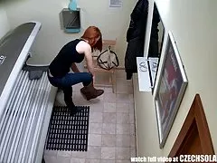 Подросток рыжая с совершенно бритая жесткие киска