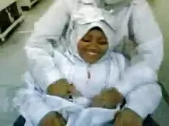 Малайский-Пек чай крышкой хиджаб Показать мои сиськи и pepek