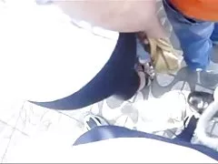 Dicking в людном месте