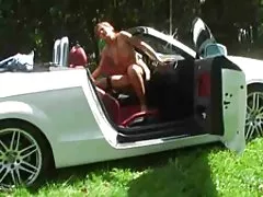 Рыжая, русское порно обмен мокрые в то время как она трахается переключения передач своего автомобиля