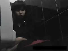 Скрытая камера красивая девушка Вьетнам в туалете