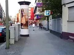 Красивая девушка проститутку в Берлине на улице