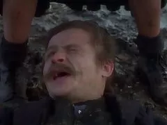 Скрыть под юбкой