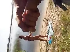 Двойной dickflash для принятия солнечных ванн девушка (сперма