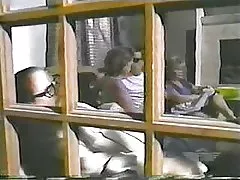 Невеста и жених на дому мамы и папы