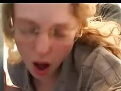 Русская девушка с очками