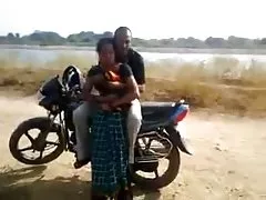 Дези пара с халтура по дороге, а другу фильмы