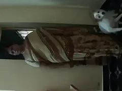 Индийский тетушка 1011