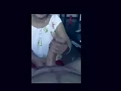 Две руки не рот