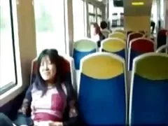 Азиатские порно со смыслом русское онлайн milf протирает ее клитор на поезде.