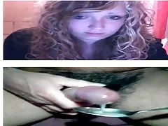 Симпатичная блондинка