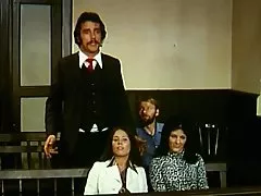 Оргия - судья расследует факты дела в зале суда