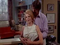 Энджи Дикинсон - довольно горничные все подряд (1971)