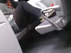 Девушки поймали на поезде
