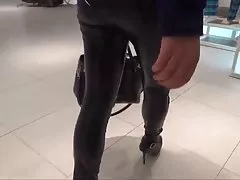 Трахал и диплом на задницу кожи