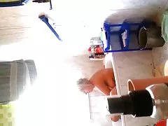 Жена поймали Мастурбация в ванной на скрытой камерой