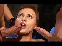Вероника Симон сосет жесткий петух для лица