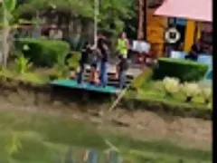 Голый bungy прыжок