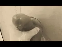 Домашнее gloryhole мастурбирует с большими кончил