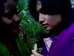 Любительские индийские девушки поцелуй