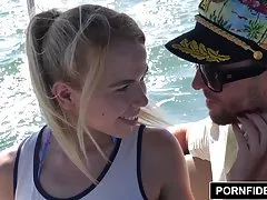 Pornfidelty Алина Запад задницу на лодке