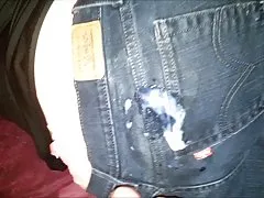Жена рывками меня выкл.. cum на всем ее levis