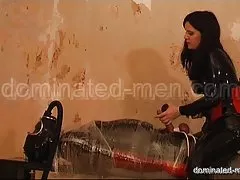 Хозяйка имеют полный контроль - он хочет приехать!