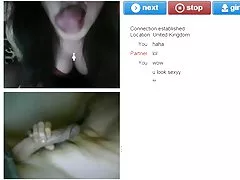 Horny Английский девушка проблескивая киску на chatrandom