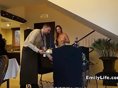 Голые порно видео массаж простаты онлайн девушки открывают дверь для Обслуживание номеров
