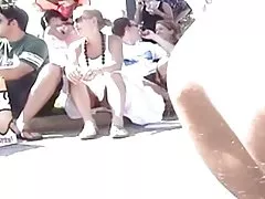 Нет трусиков в парке